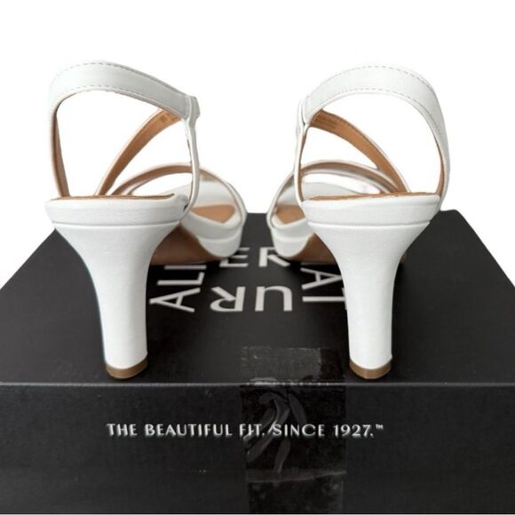 Naturalizer Brenta Women's White Strappy High Heels White Smooth Size 6 Wide - Picture 5 of 9